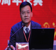 中國科學(xué)院院士、西北生態(tài)環(huán)境資源研究院常務(wù)副院長、我國著名寒區(qū)土木工程專家、博士生導(dǎo)師賴遠(yuǎn)明教授就“寒區(qū)道路熱學(xué)特性分析方法和凍害防治技術(shù)”?與嘉賓、校友和師生分享了自己獨特的見解
