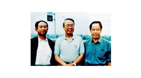楊金泉、劉俊謙與聯(lián)合國副秘書長的合影